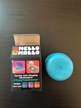 Needoh Mello Mallo Color-Changing Marshmallow Toy - Blue